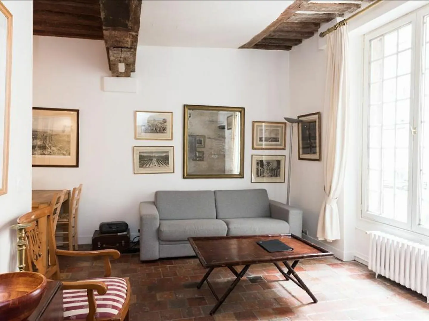 Ile Saint-louis Apartment